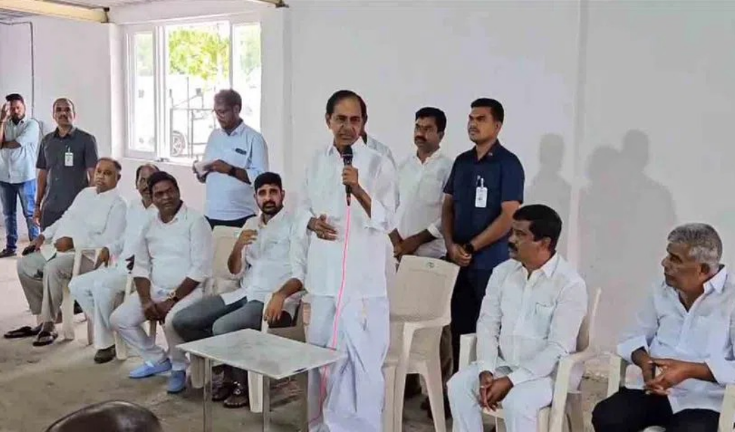 KCR party workers KCR meeting with party workers