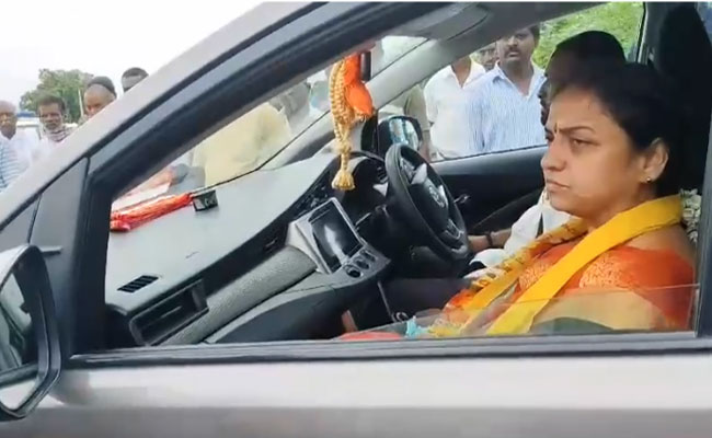 Minister Ram Prasad wife