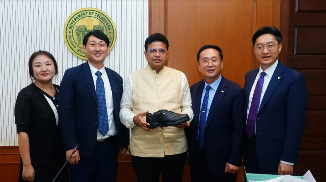 Shoealls to Invest ₹300 Crore in Telangana, Promises 87,000 Jobs