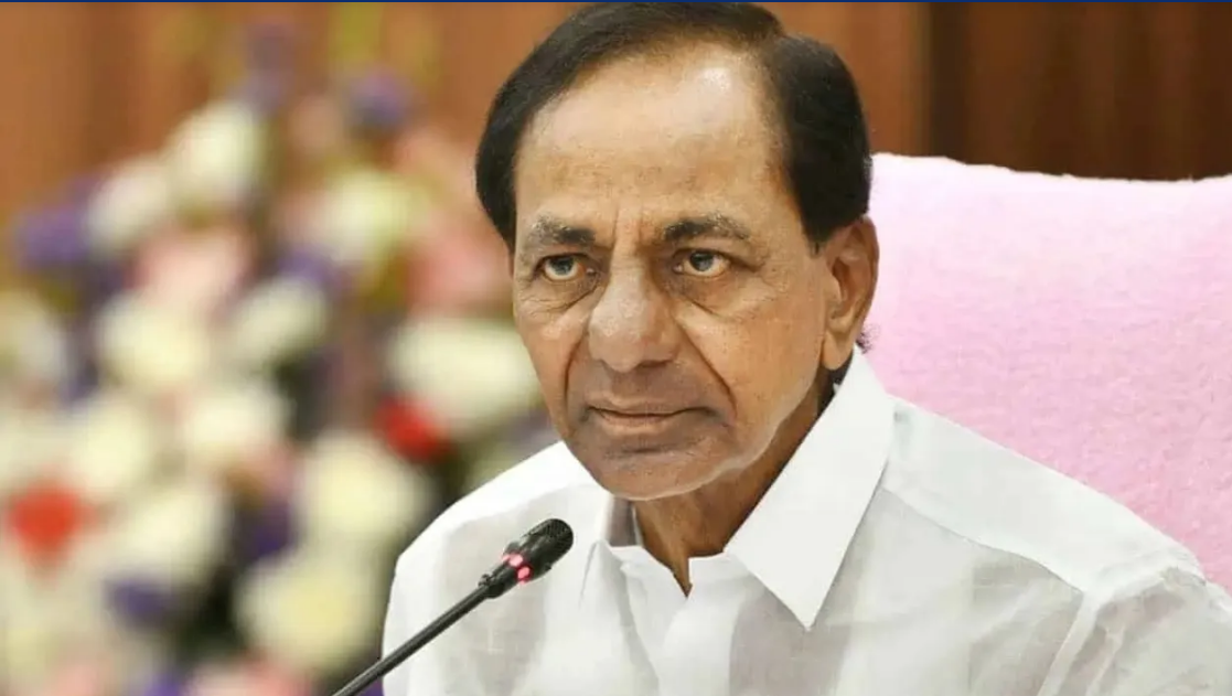KCR on Telangana Thalli statue
